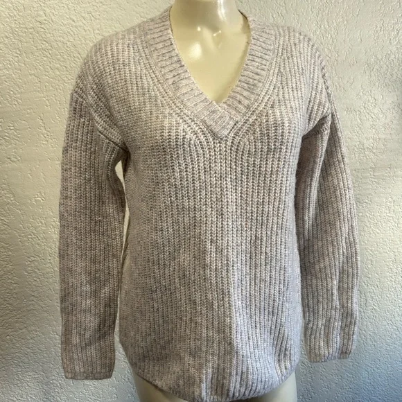 BANANA REPUBLIC gray alpaca blend v-neck boxy oversized sweater XS - Picture 2 of 10